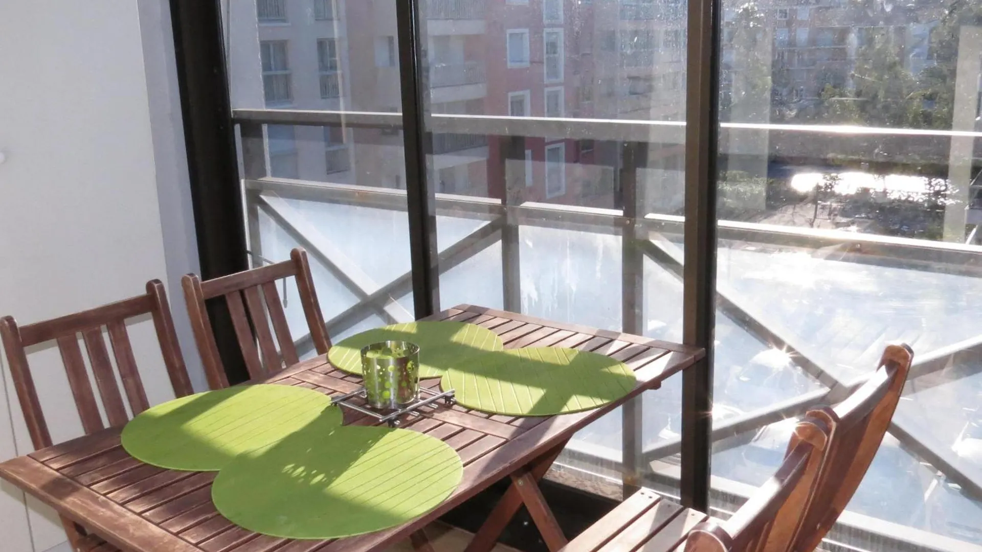 Studio Avec Cabine, Piscine, Parking Prive, Proche Plages A Sainte-Maxime - Fr-1-780-7 Apartment