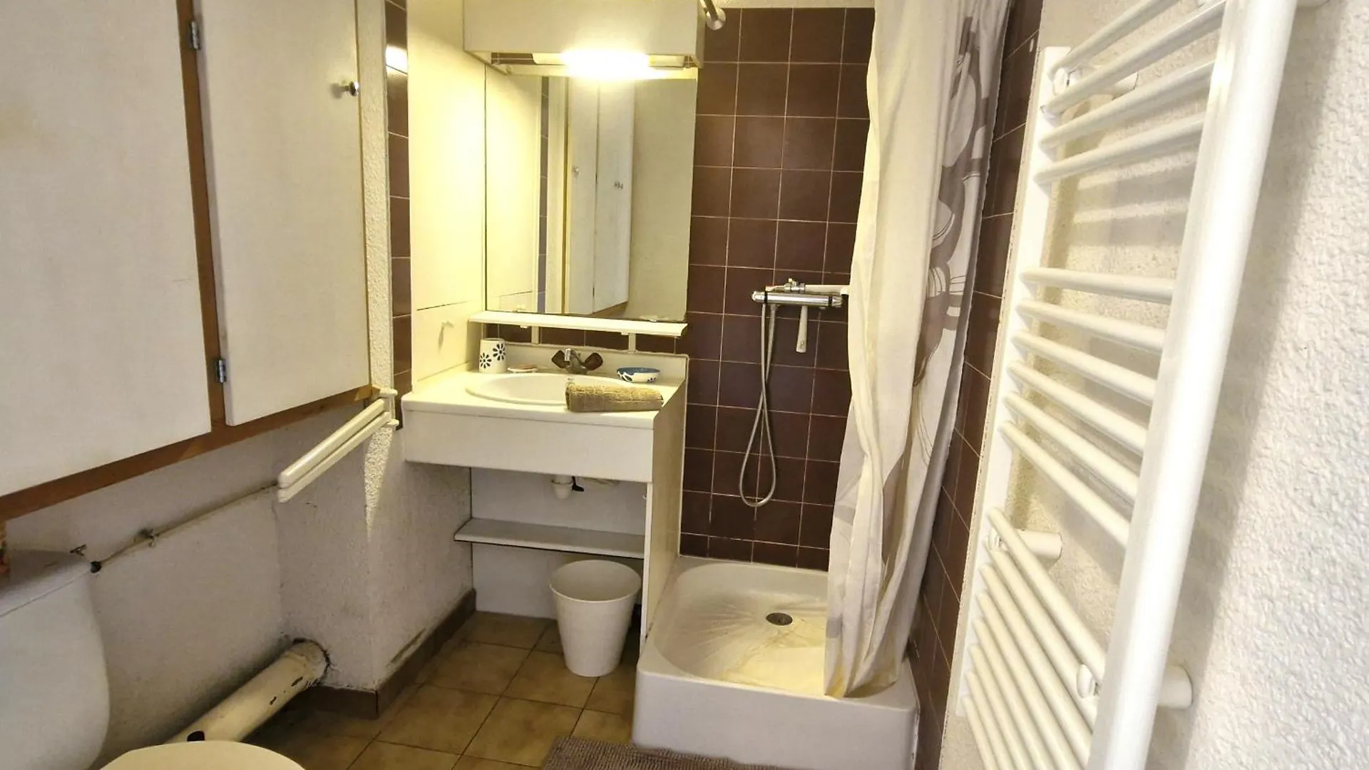 Studio Avec Cabine, Piscine, Parking Prive, Proche Plages A Sainte-Maxime - Fr-1-780-7 0*,  Frankreich